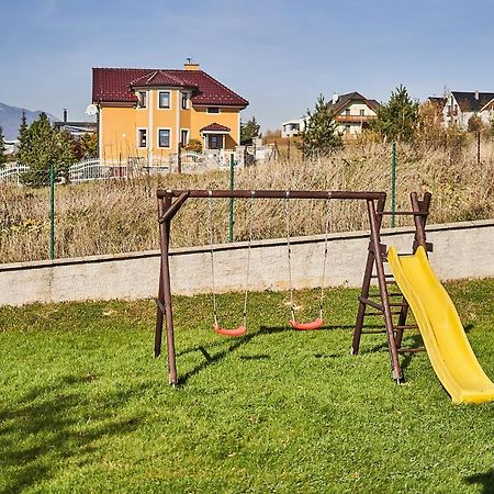 Ella Lägenhet Vel'ka Lomnica Exteriör bild