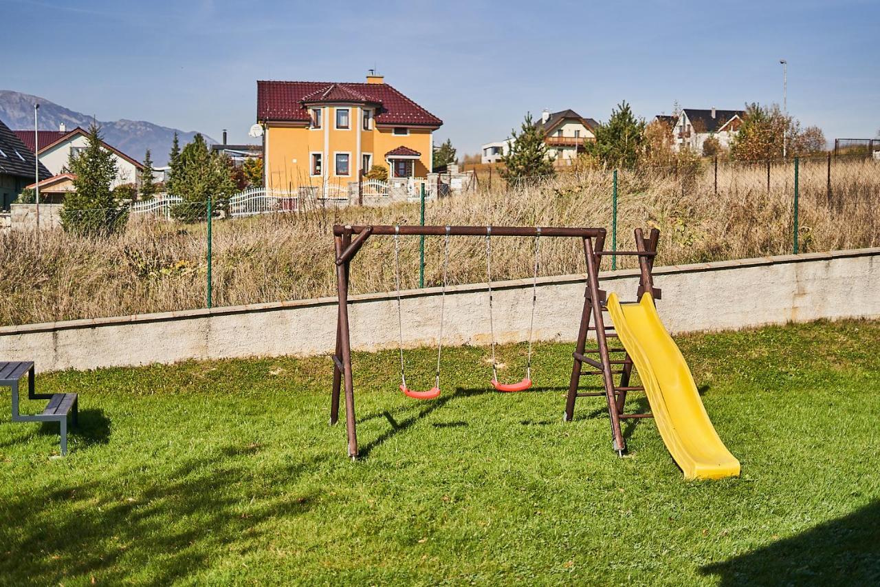 Ella Lägenhet Vel'ka Lomnica Exteriör bild